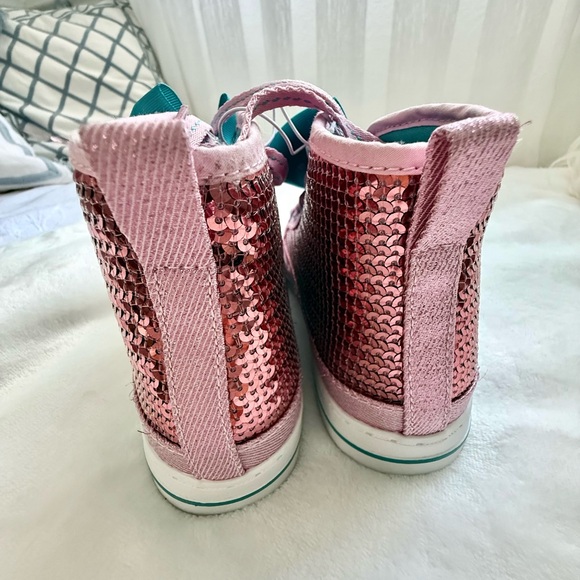 Nickelodeon Pink Glitter Kids Sneakers with Blue Bow - Picture 8 of 11